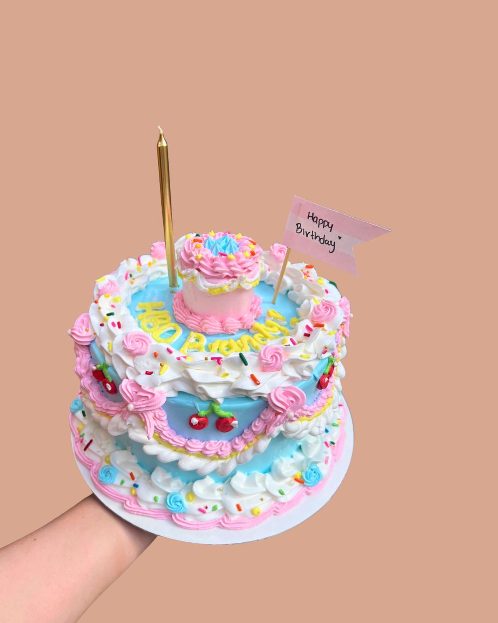Pastel vintage cake with cherries